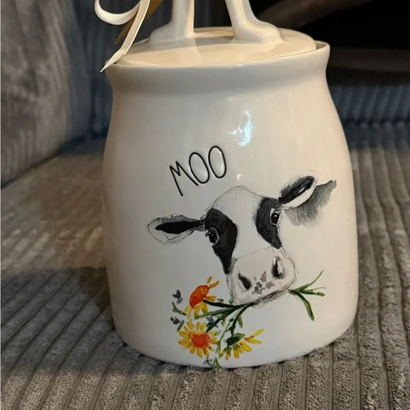 Rae Dunn Cow 🐄 with Flowers Canister- Farmhouse style- New - Picture 2 of 9